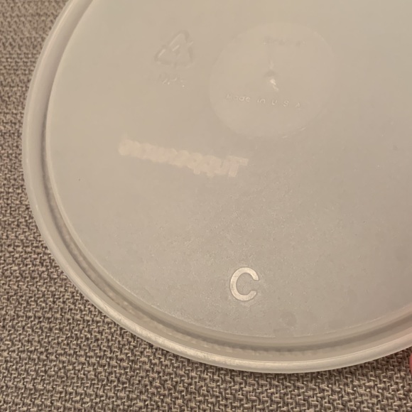 Tupperware Set of 3 Round C Butterfly Tab Lids Semi Sheer 6” Round Like New - Picture 3 of 6